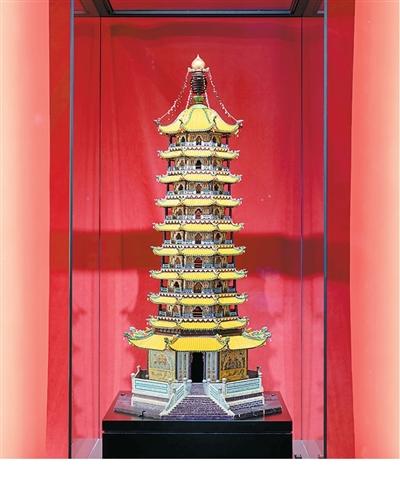 大報(bào)恩寺琉璃塔木質(zhì)模型。